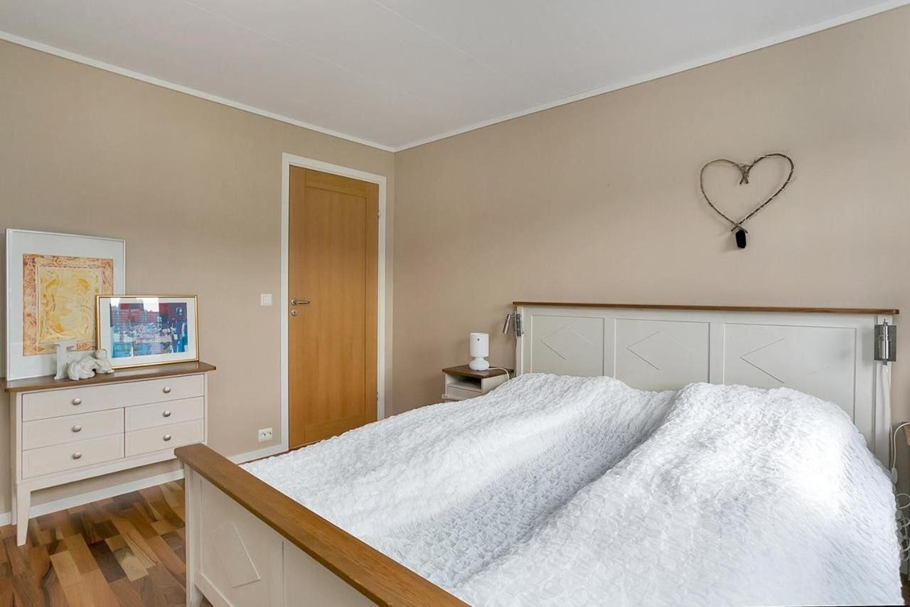 Systra Hotel Apartments Sjøholt Chambre photo